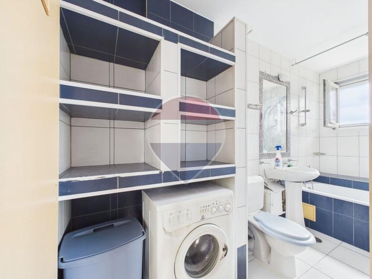 Apartament cu 2 camere semidecomandat, mobilat în P-ța Romană