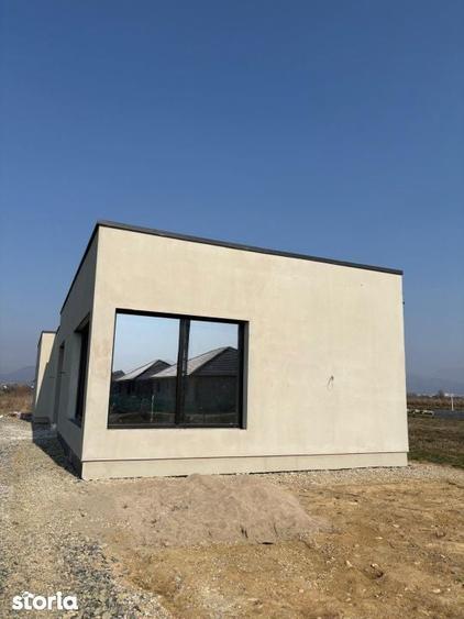 Casă cu 4 camere cu Teren 900 Mp în Recea
