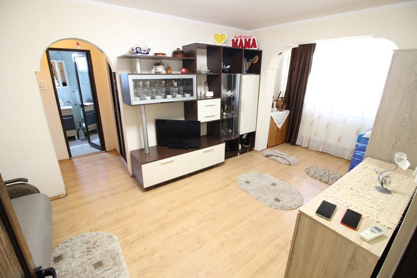 Apartament cu 2 camere semidecomandat în Micro 40