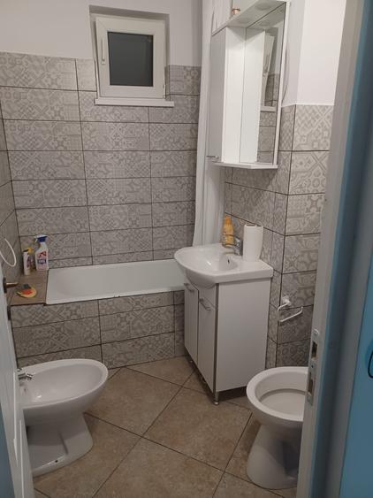 Apartament cu 2 camere decomandat în Precista