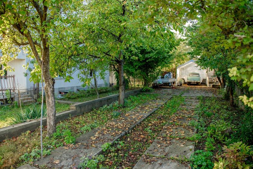 Casă individuală cu 12 camere cu Canalizare în Mușcel
