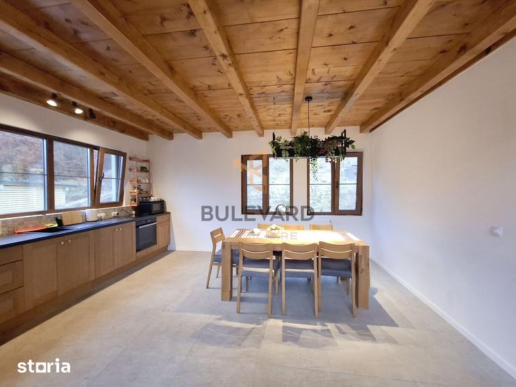 Casă cu 8 camere cu Teren 6300 Mp în Târlișua