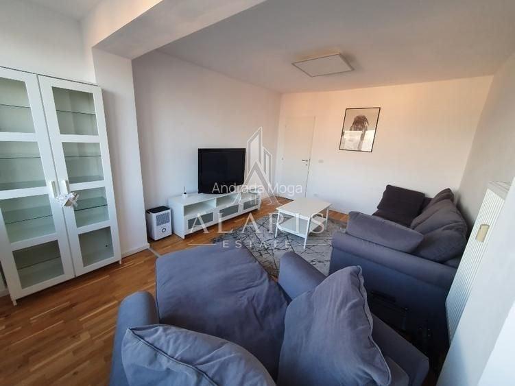 Apartament cu 3 camere, zona Complex Studentesc