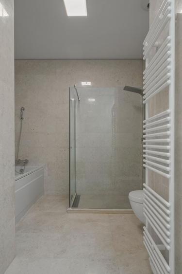 Apartament cu 3 camere decomandat, mobilat în Ultracentral