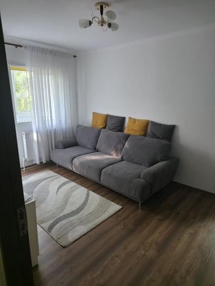 Apartament cu 2 camere semidecomandat în Micro 39