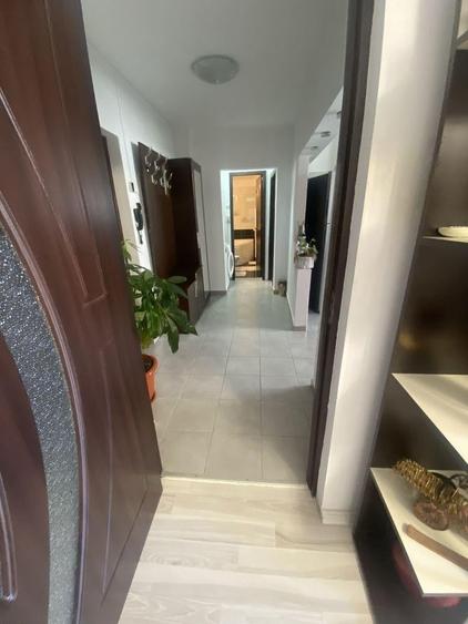 Apartament cu 2 camere decomandat în Vitan