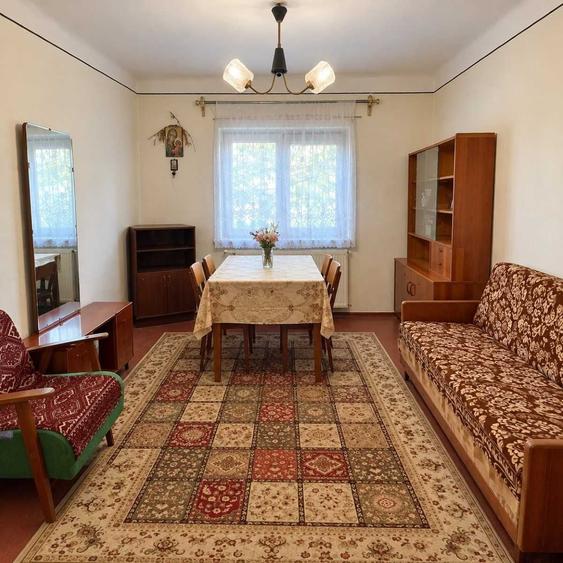 Casă cu 4 camere decomandat în Central