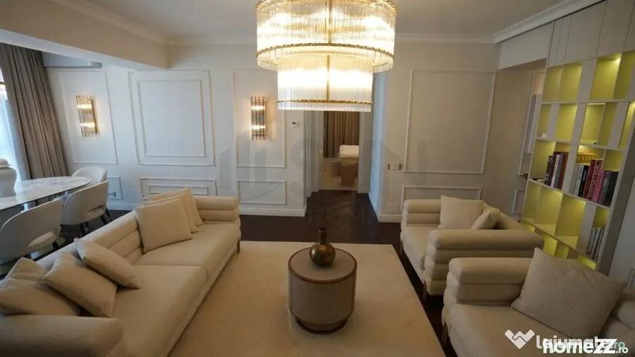 Apartament cu 3 camere semidecomandat în Sisești