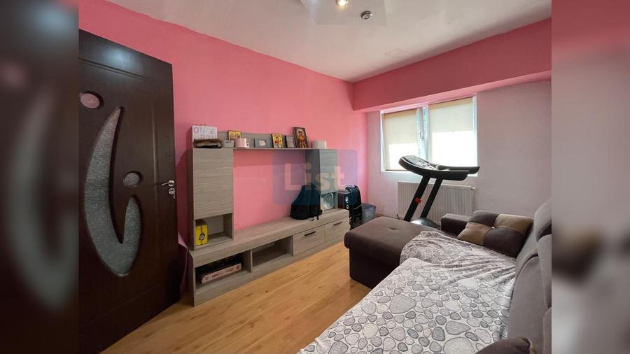 Apartament cu 4 camere decomandat în Luncă