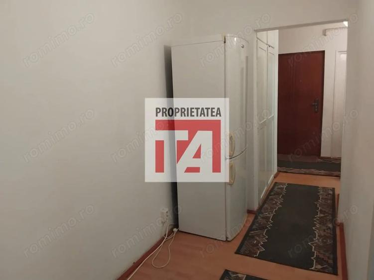 Apartament cu 3 camere decomandat în Hotvon
