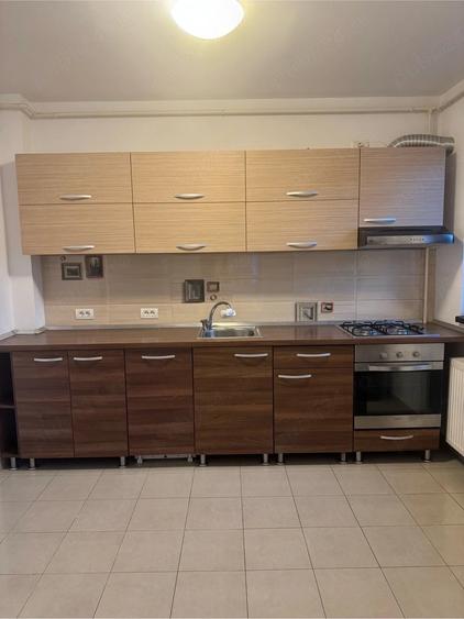 Apartament cu 3 camere semidecomandat în Herăstrău