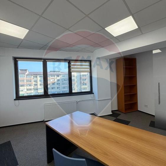 Birou, de 182.4700012207 mp, în Băneasa