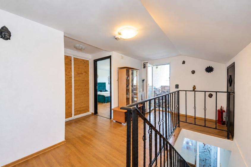Duplex cu 5 camere cu Canalizare în Lunca Cetățuii