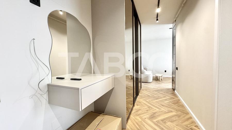 Apartament cu 3 camere semidecomandat, mobilat în Florești