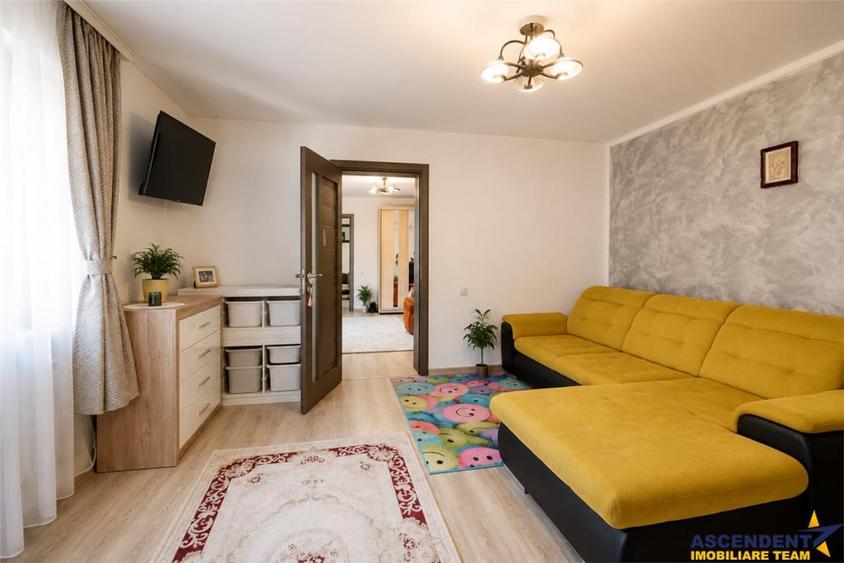 Casă cu 4 camere cu Teren 919 Mp în Sânpetru
