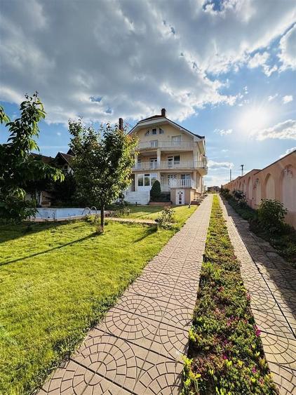 Casă cu 14 camere cu Canalizare în Sânmartin