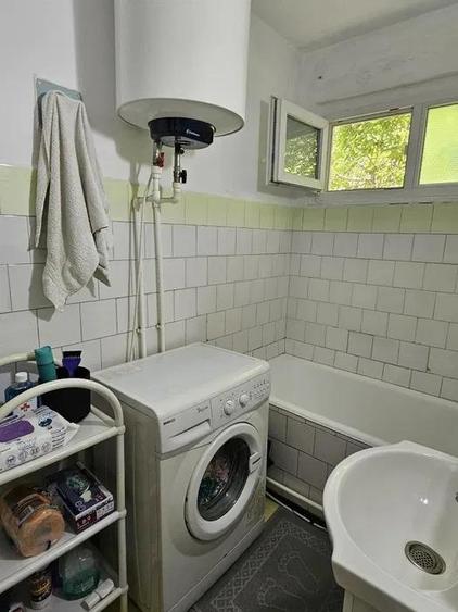 Apartament cu 3 camere semidecomandat, mobilat în Podu Roș