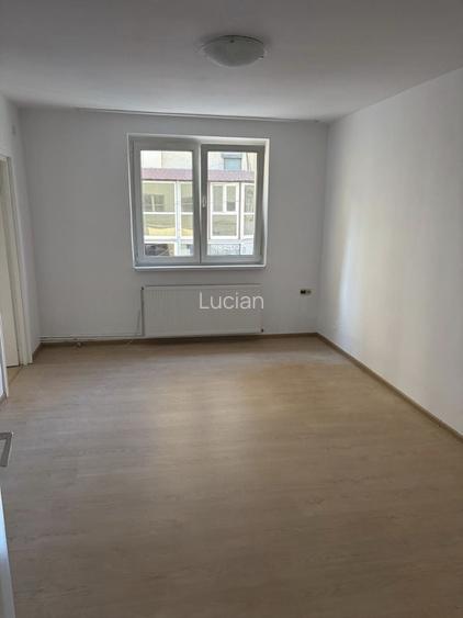 Vand apartament 2 camere ultracentral