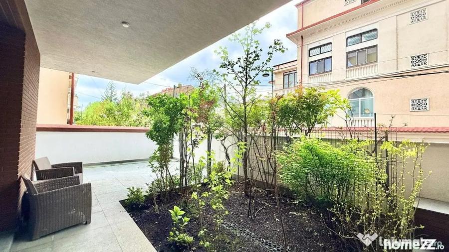 Apartament cu 4 camere decomandat în Central