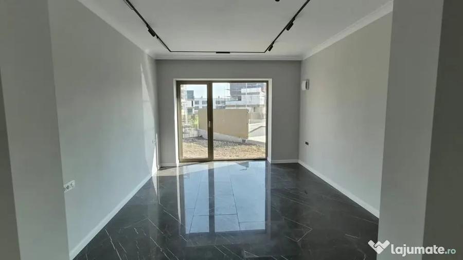 Apartament cu 3 camere decomandat în Băneasa