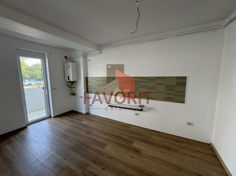 Apartament cu 3 camere decomandat în Aradului