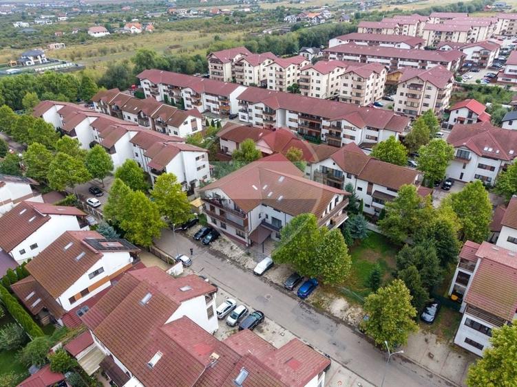 Apartament cu 3 camere semidecomandat în Sânpetru