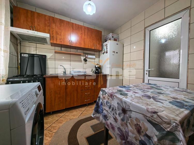 Apartament cu 2 camere decomandat, mobilat în Podul de Piatră