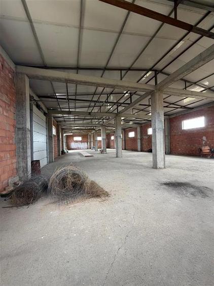 Spațiu industrial, de 596 mp, în Lețcani