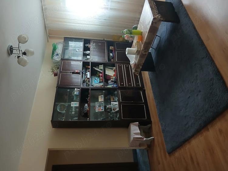 Apartament cu 3 camere semidecomandat în Sud