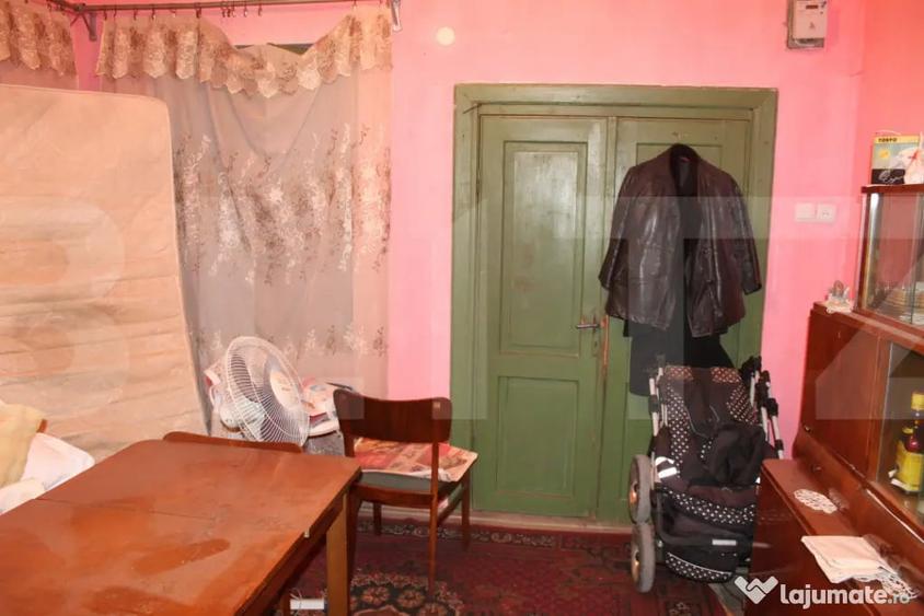 Casă cu 4 camere cu Teren 1500 Mp în Vâlcele