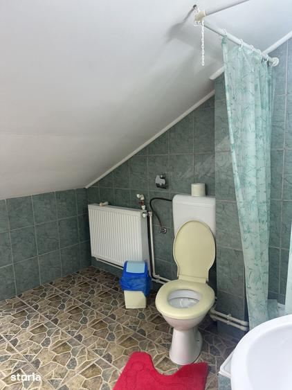 Casă cu 8 camere decomandat cu Teren 1000 Mp în Cornu