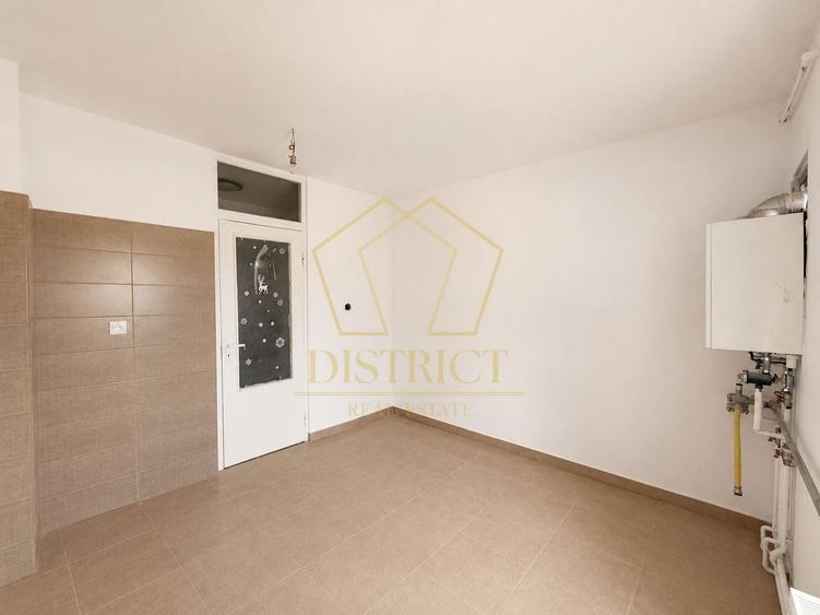 Apartament cu 3 camere decomandat în Bucovina