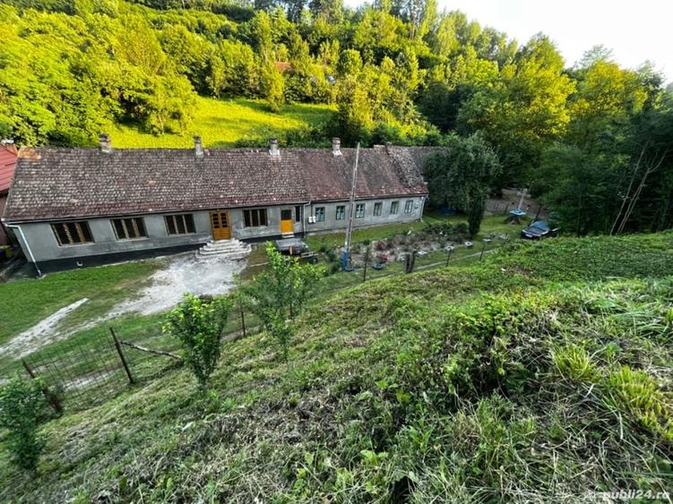 Casă cu 6 camere în Central