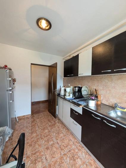 Oportunitate de investitie! Apartament 1 camera, et intermediar, mobilat, zona EROILOR - 9
