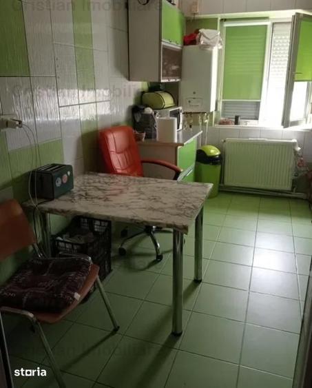 Apartament cu 3 camere decomandat în Brăilița