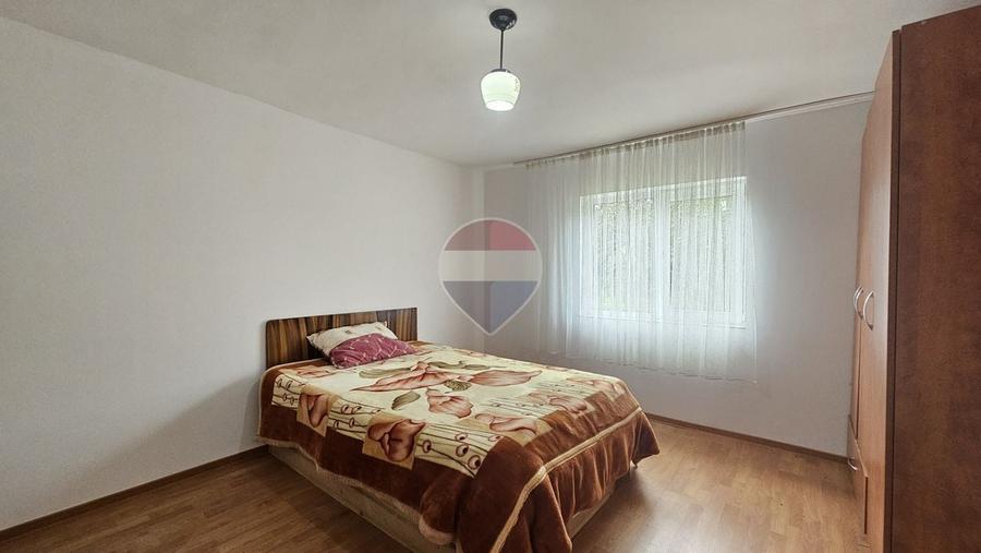 Casă individuală cu 4 camere cu Teren 4840 Mp în Sohodol