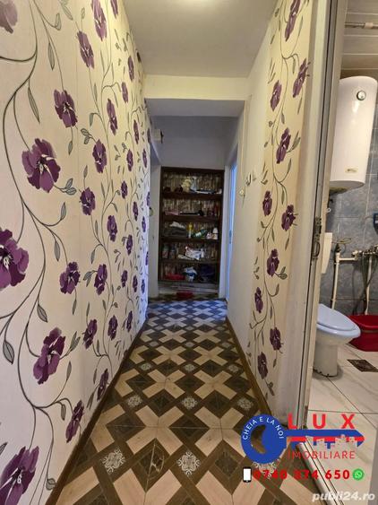 Apartament cu 3 camere semidecomandat în Neptun
