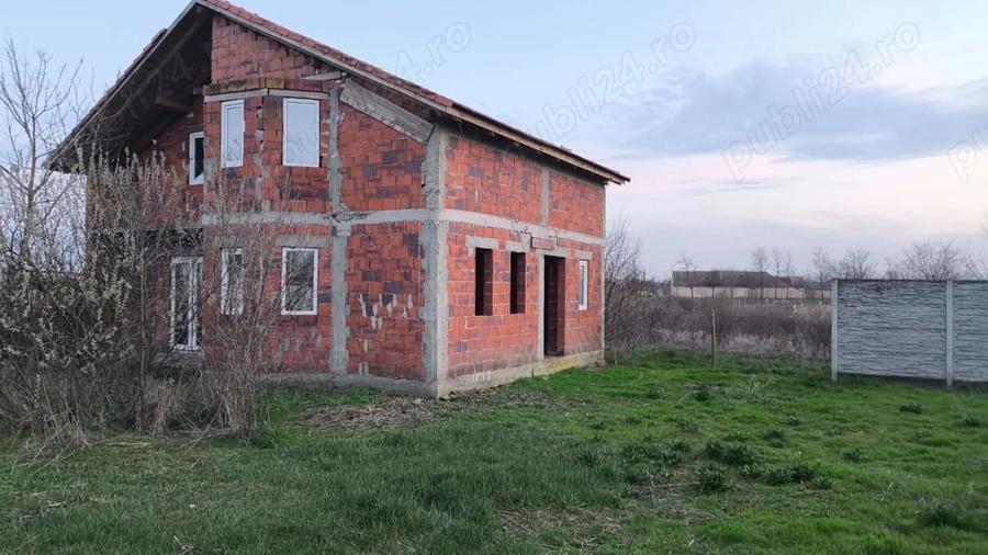 Casă cu Teren 1100 Mp în Dudeștii Vechi