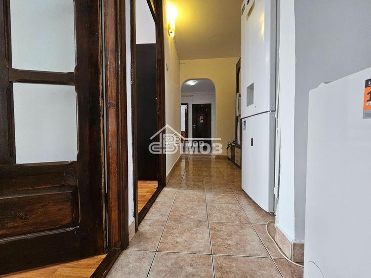 Apartament cu 3 camere, mobilat în Micro 3