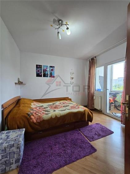 Piata Alexandru - Milcov, 2 camere decomandat cu 2 balcoane, liber - 1