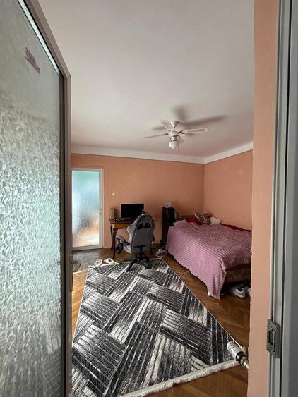 Casă cu 5 camere cu Teren 3642 Mp în Zănești