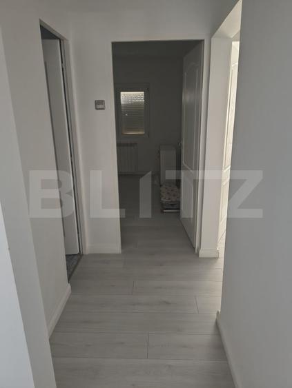 Apartament cu 3 camere decomandat, mobilat în Central