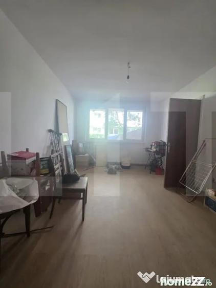 Apartament cu 3 camere decomandat în Sud