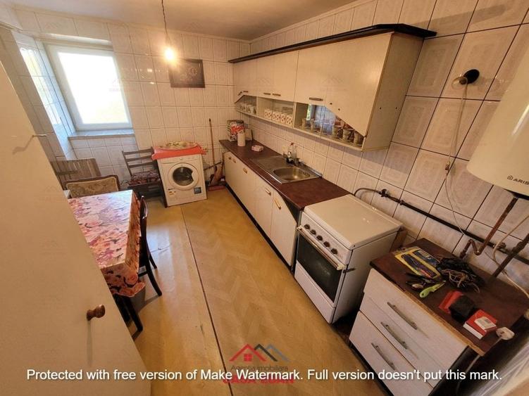 Apartament cu 4 camere semidecomandat în Central