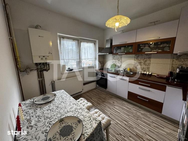 Apartament cu 3 camere decomandat, mobilat în Trei Stejari