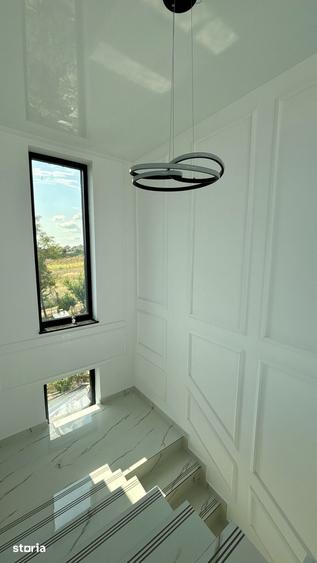 Casă cu 4 camere cu Teren 300 Mp în Rediu