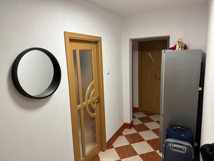 Apartament cu 2 camere decomandat în Micro 20