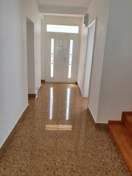 Casă individuală cu 5 camere cu Teren 447 Mp în Băneasa