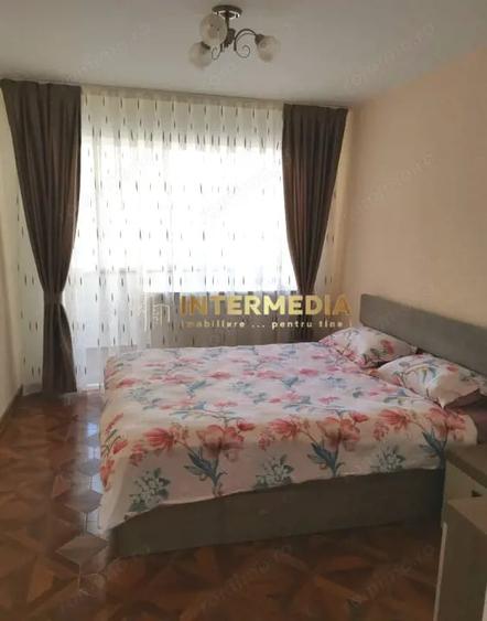 Apartament cu 2 camere semidecomandat în Cetate