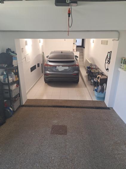 Casă cu 6 camere cu Canalizare în Spitalul Județean